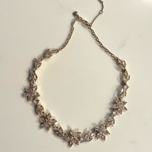 J.CREW•gold floral leaves crystal statement necklace NWOT - Picture 2 of 5